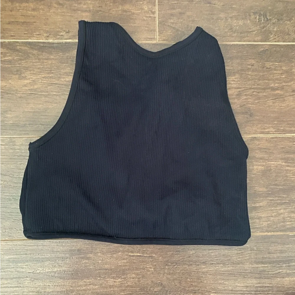 2/$15 Garage Black Sleeveless Crop Tank Top XS - Picture 3 of 7